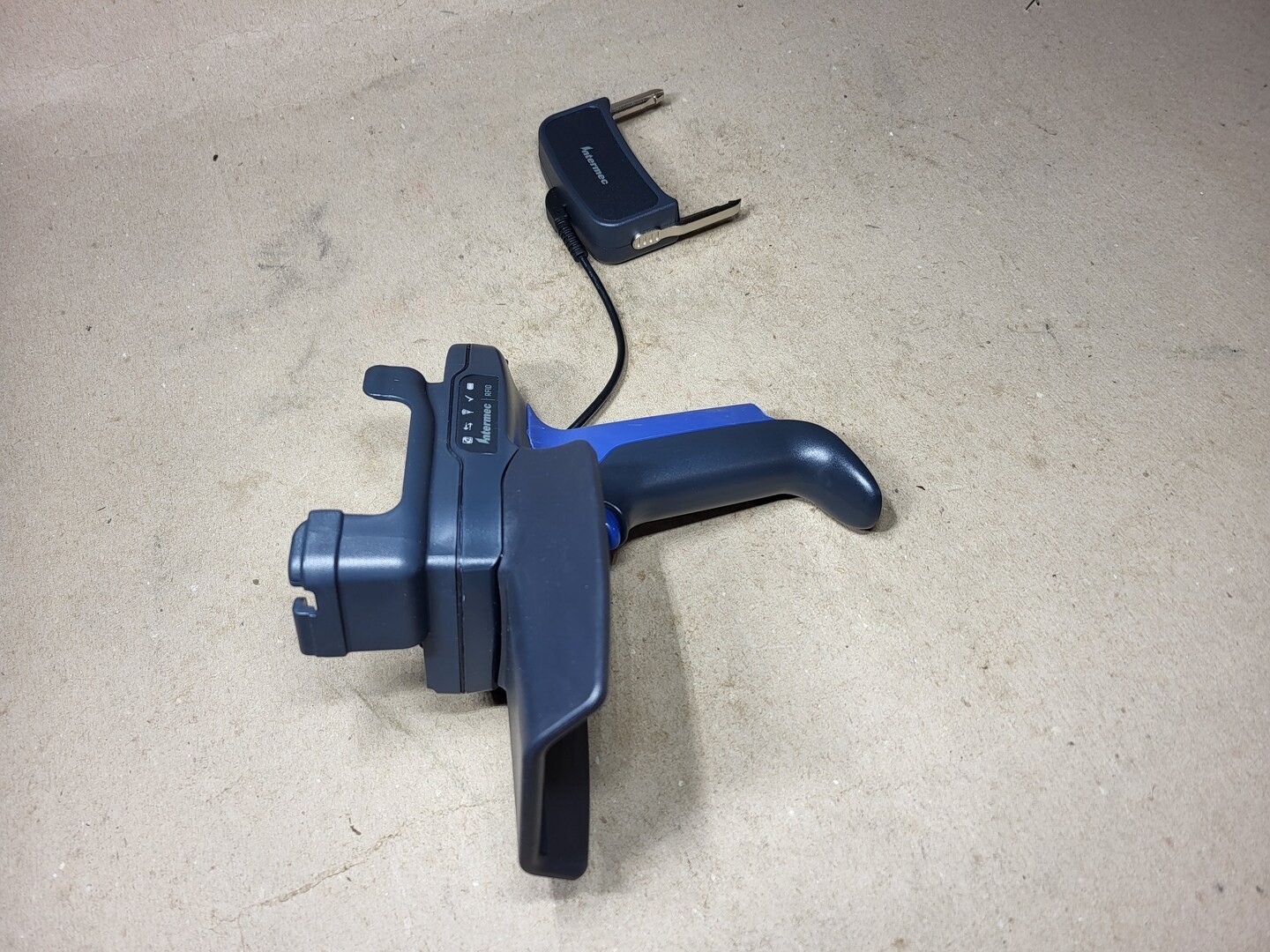 SURPLUS NEW 2012 Intermec IP30 Handheld RFID Reader for CN3 – Consumer Items
