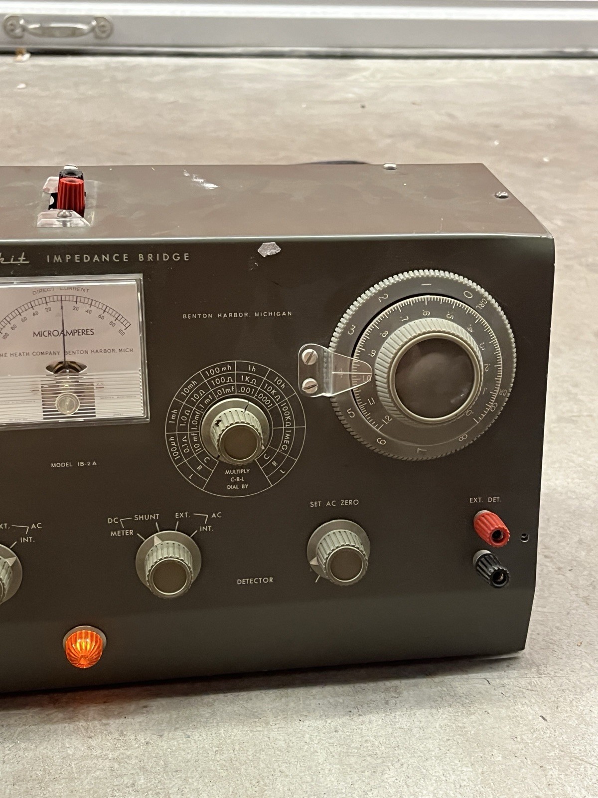 Vintage Heathkit IB-2A Impedance Bridge Tube LCR Meter Powers On USA