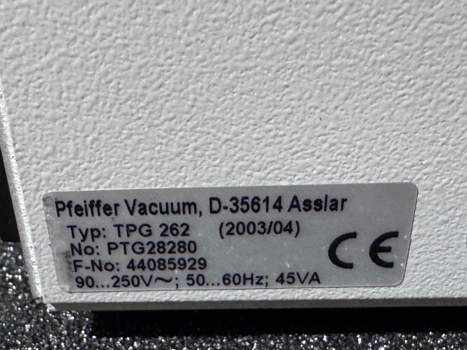 PFEIFFER TPG262 PTG28280 DUAL GAUGE with TPR265 Compact Pirani Gauge and cable