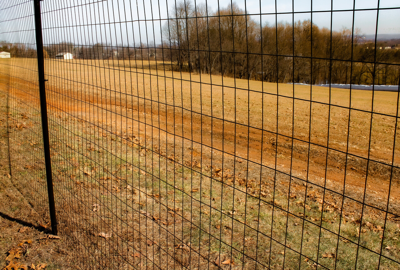 4’x100′ 14ga Galv Steel Black PVC Coated Welded Wire 2»x4» Mesh – Animal Fence