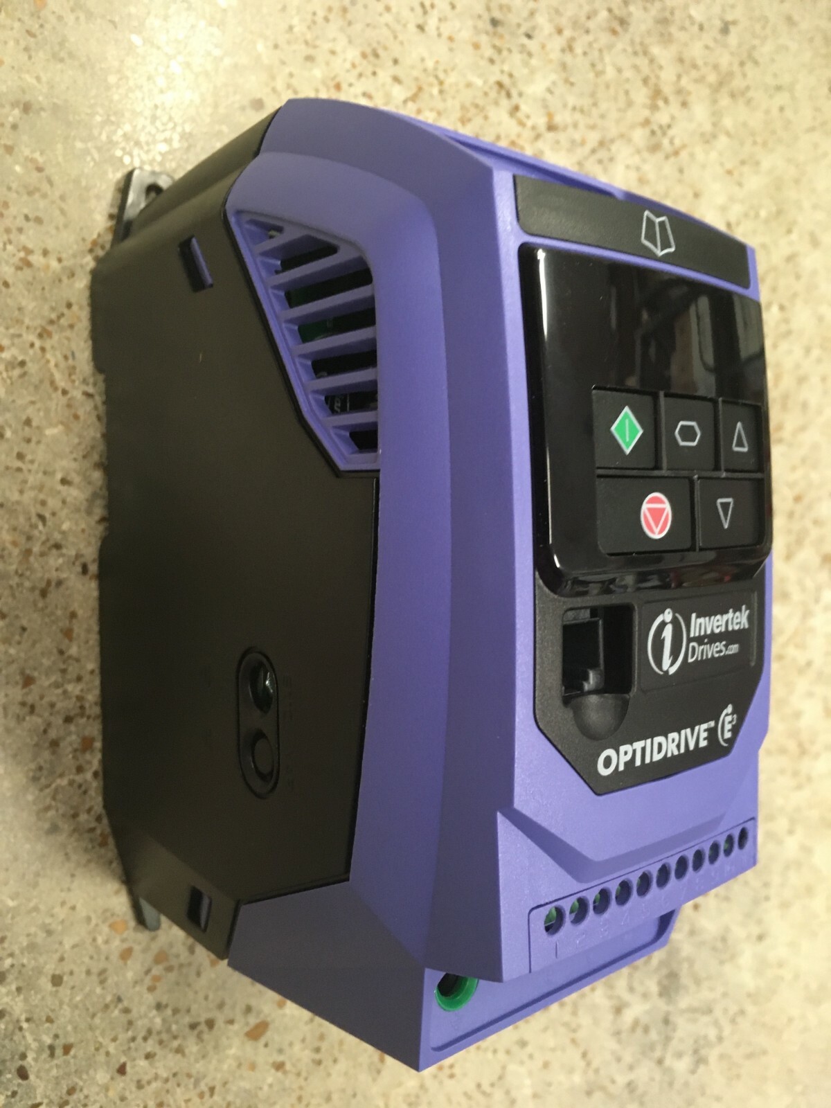 ODE-3-110070-1F12-01 – Invertek VFD – 0.5HP 7.0A 110V-115V 1Ph/1Ph – VFDexchange