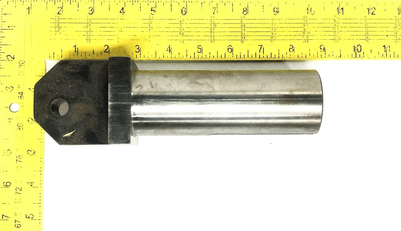 Unbranded 8.50IN 2.51X2IN OD 1-3/8 AG6 Box Mill Holder 0.50IN Split ZG14153 NOS