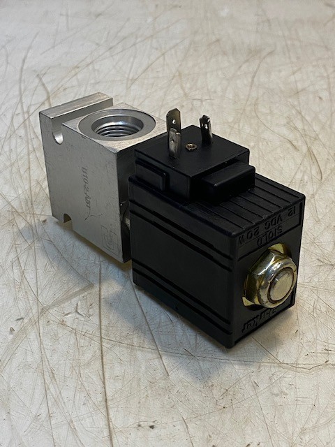 Parker B10-2-A8T Hydraulic Cartridge Valve Base & Solenoid Coil SIOLD 12VDC 20W