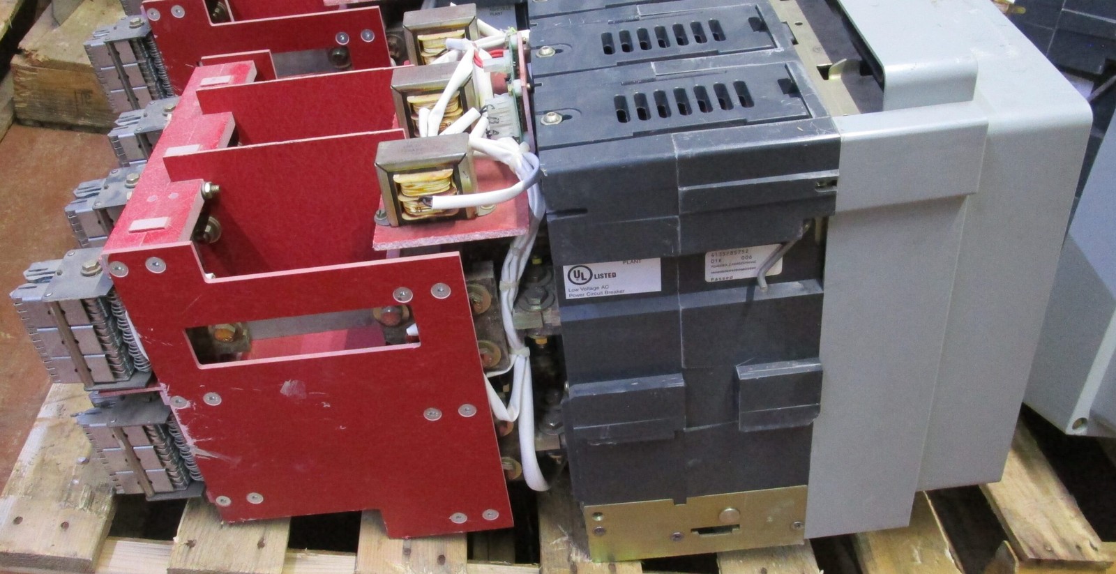 EATON MAGNUM DS AC POWER CIRCUIT BREAKER MDN608/MDR6083LEA 800A 600V 3P 1 Y WARR