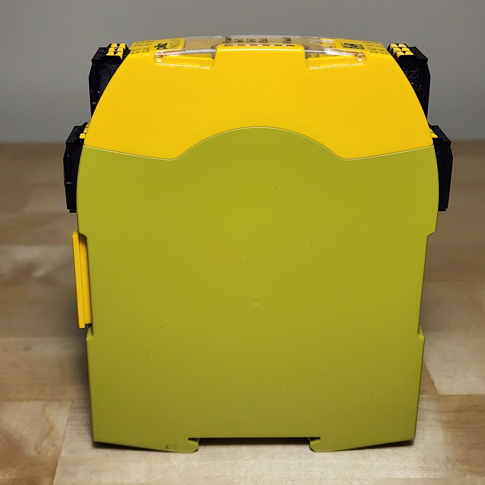 Pilz 751167 PNOZ s7.1C Safety Relay 24VDC