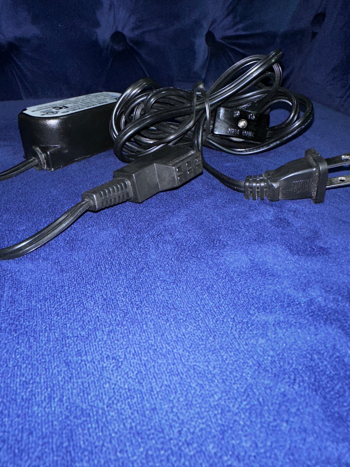 12 VOLT TRANSFORMER halogen or led Lamp – Input 120V – Output 12Volts 6.5 Amp