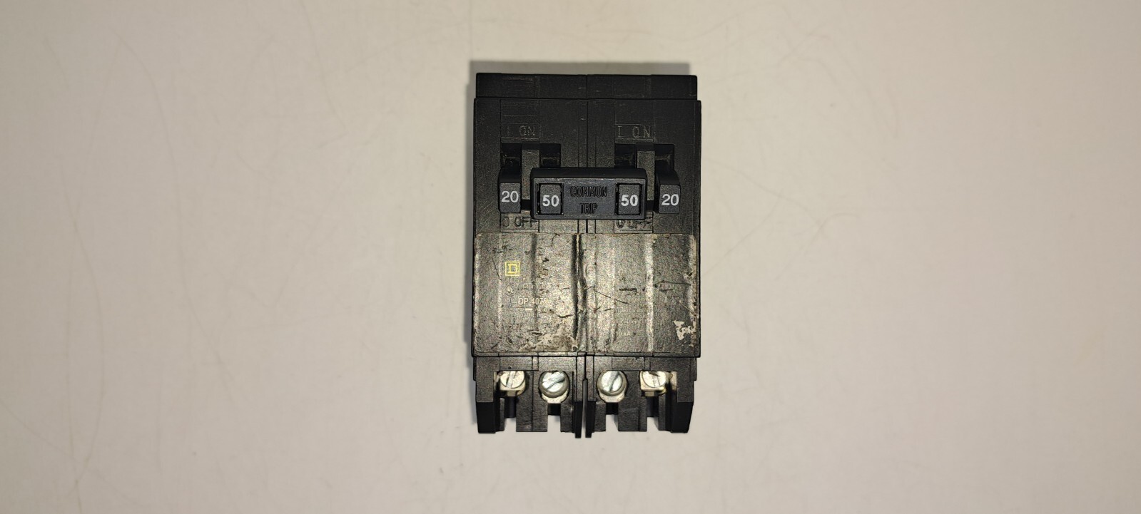 Square D HOMT2020250 240V Non-Common Trip Circuit Breaker