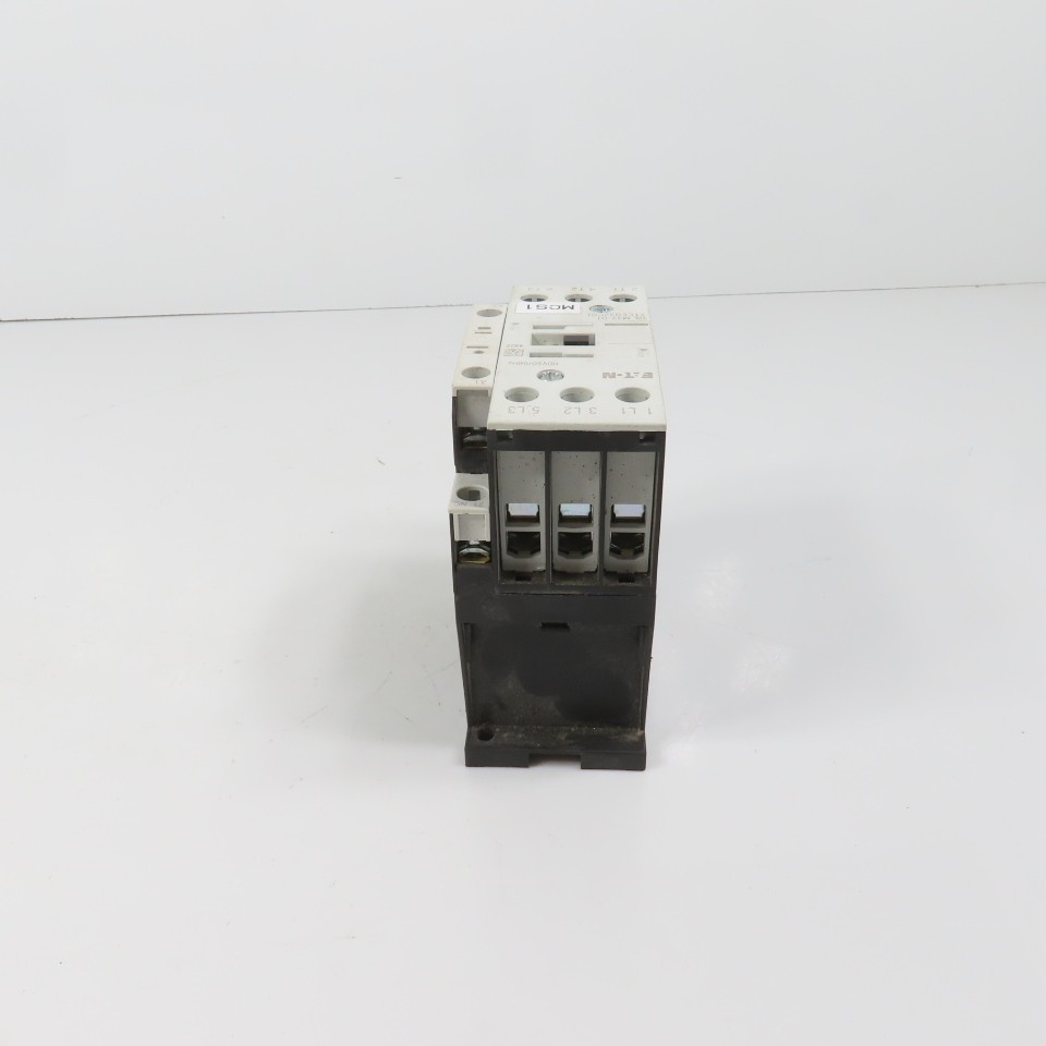 Eaton DILM32-01 XTCE032C01 3PH 25HP Contactor 110V Coil 40A 600V Max