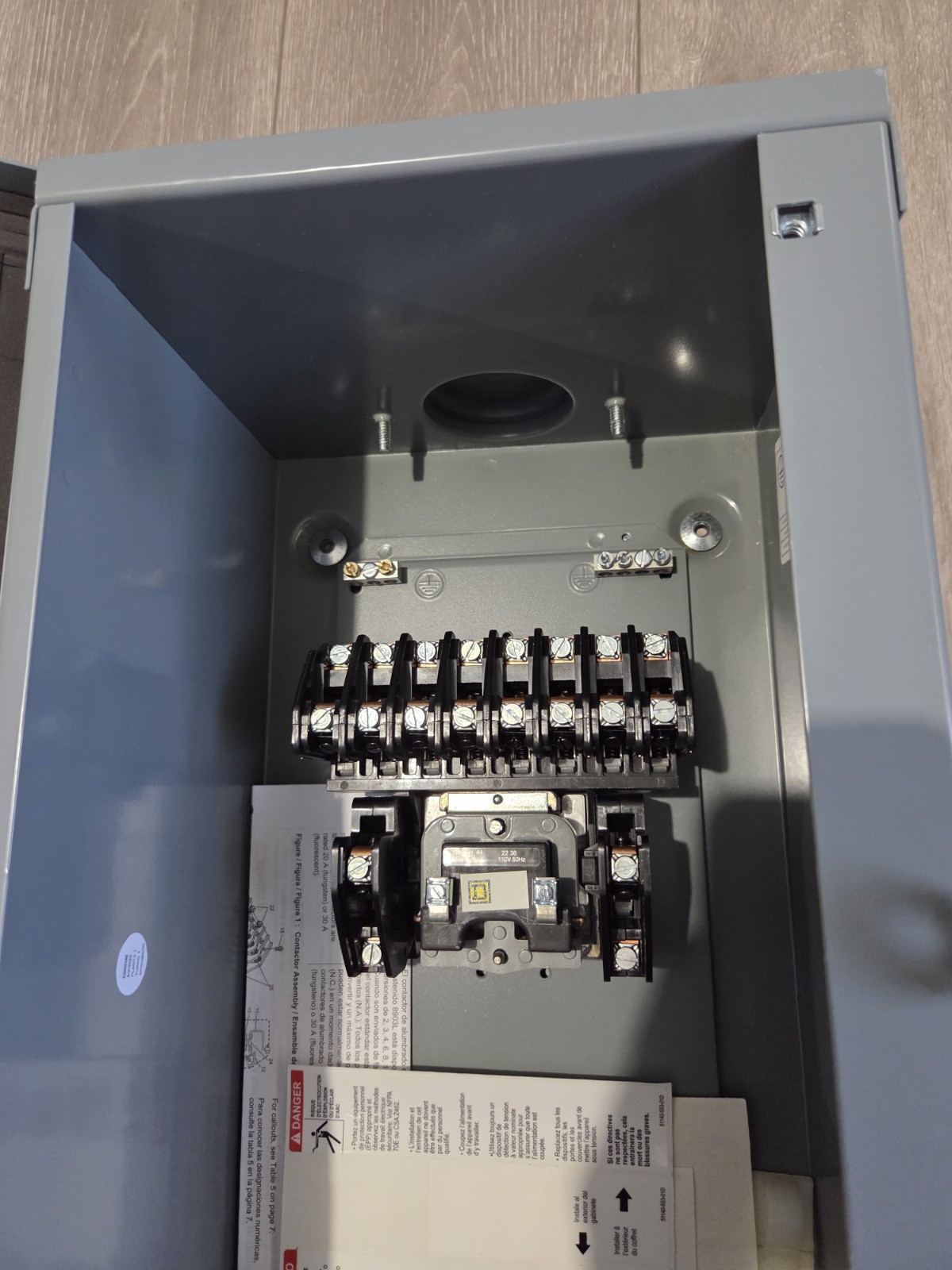 Square D Electrically Held Lighting Contactor 10-Pole 30A 8903LH1000V02 NEMA 3R