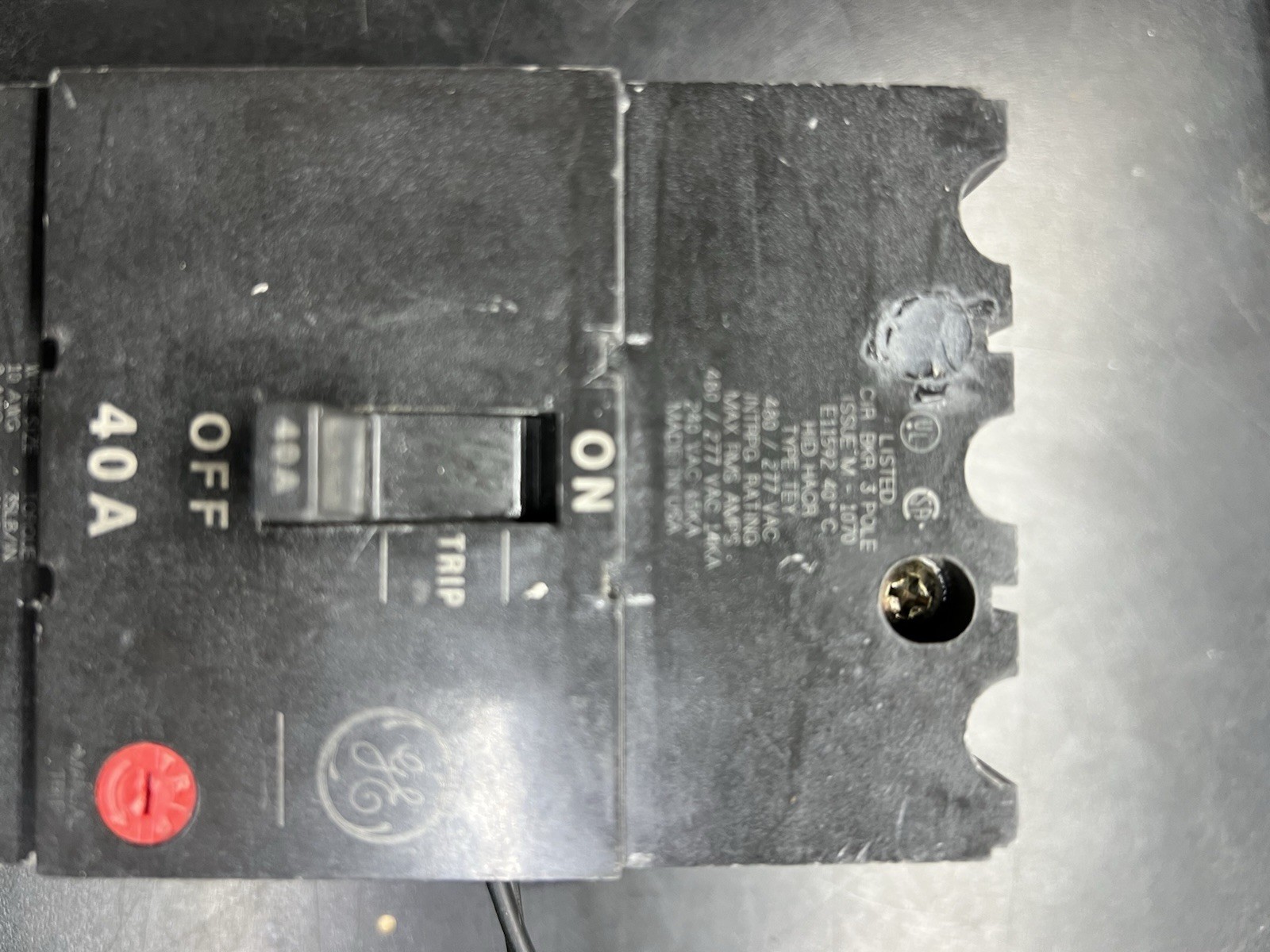 GE TEY340ST12 Circuit Breaker 3 POLE 40AMP W/ 120V SHUNT TRIP