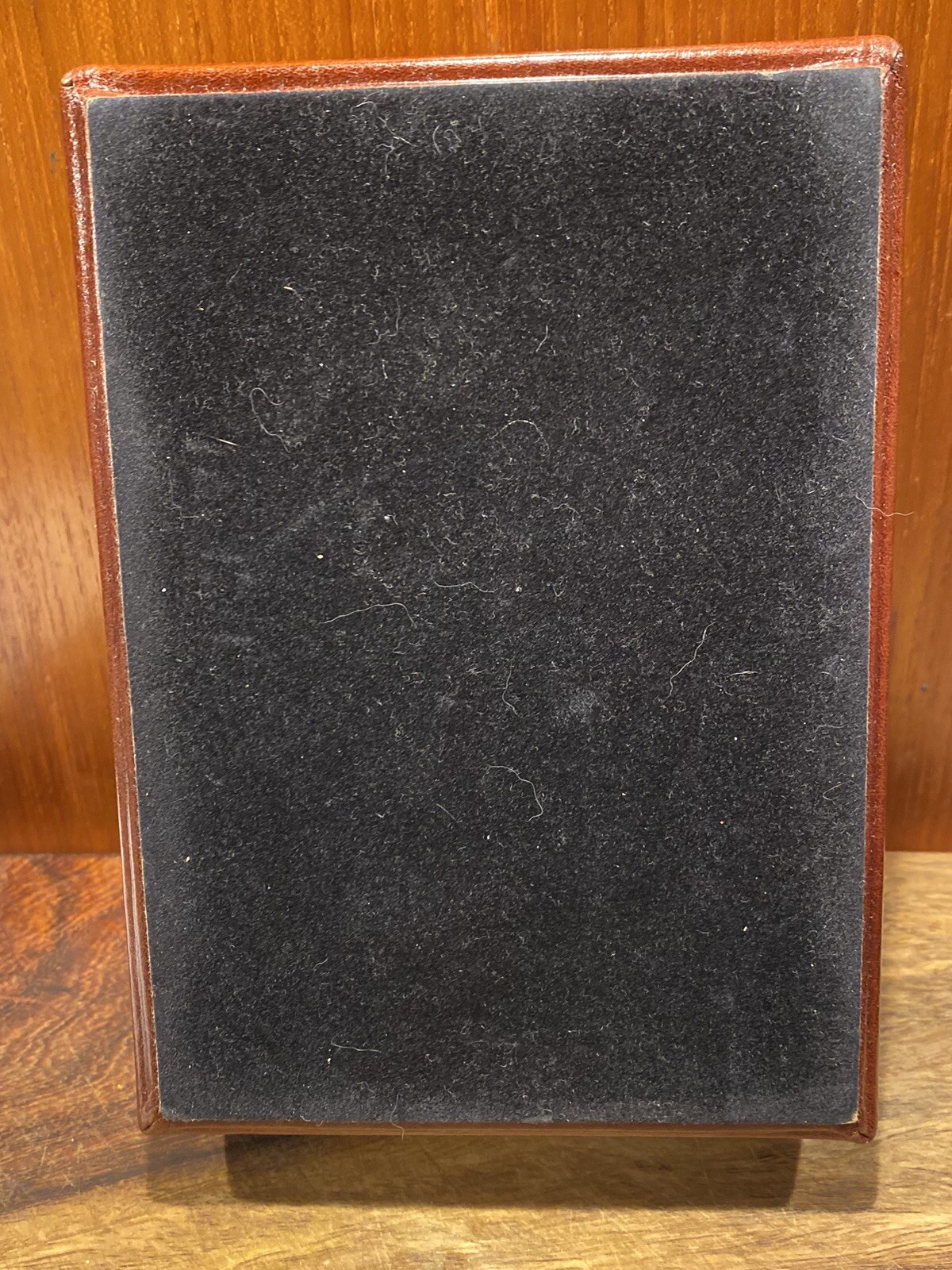 Vintage Gary’s Leather Old Leather Flip Top Memo Box Card Holder Desk Accessory
