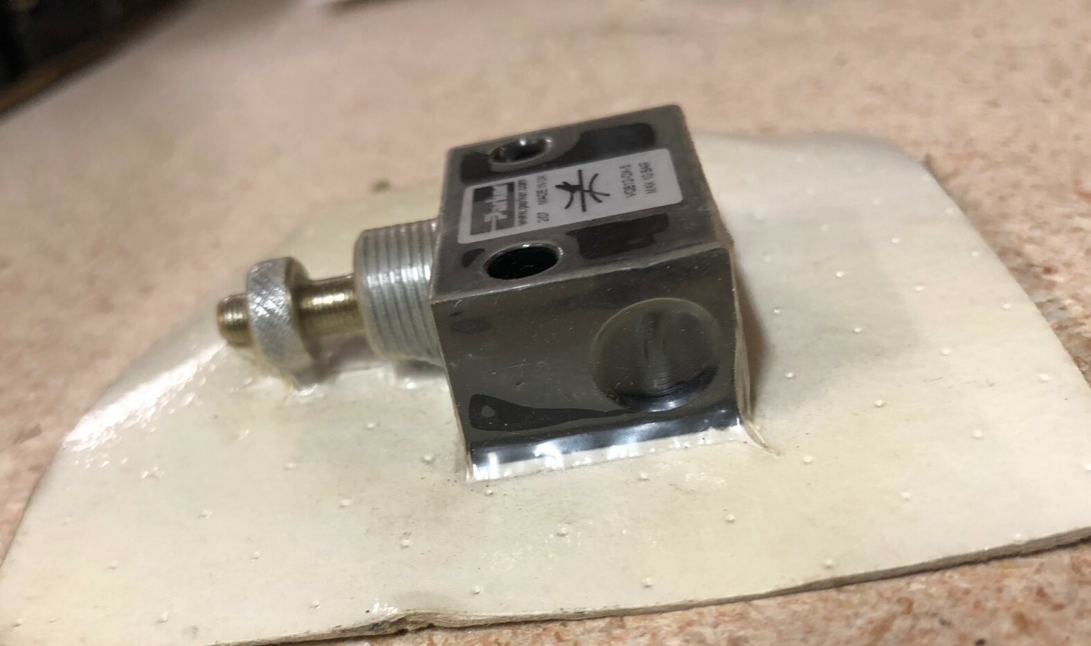 PARKER VQB12-0X-5 FLOW CONTROL VALVE NEW IN PACKAGE