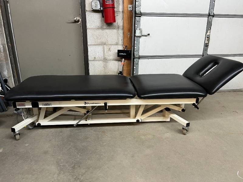 Dynatronics 970 Series Electric Treatment Table – 3‑Section | Chiro| USA‑Made