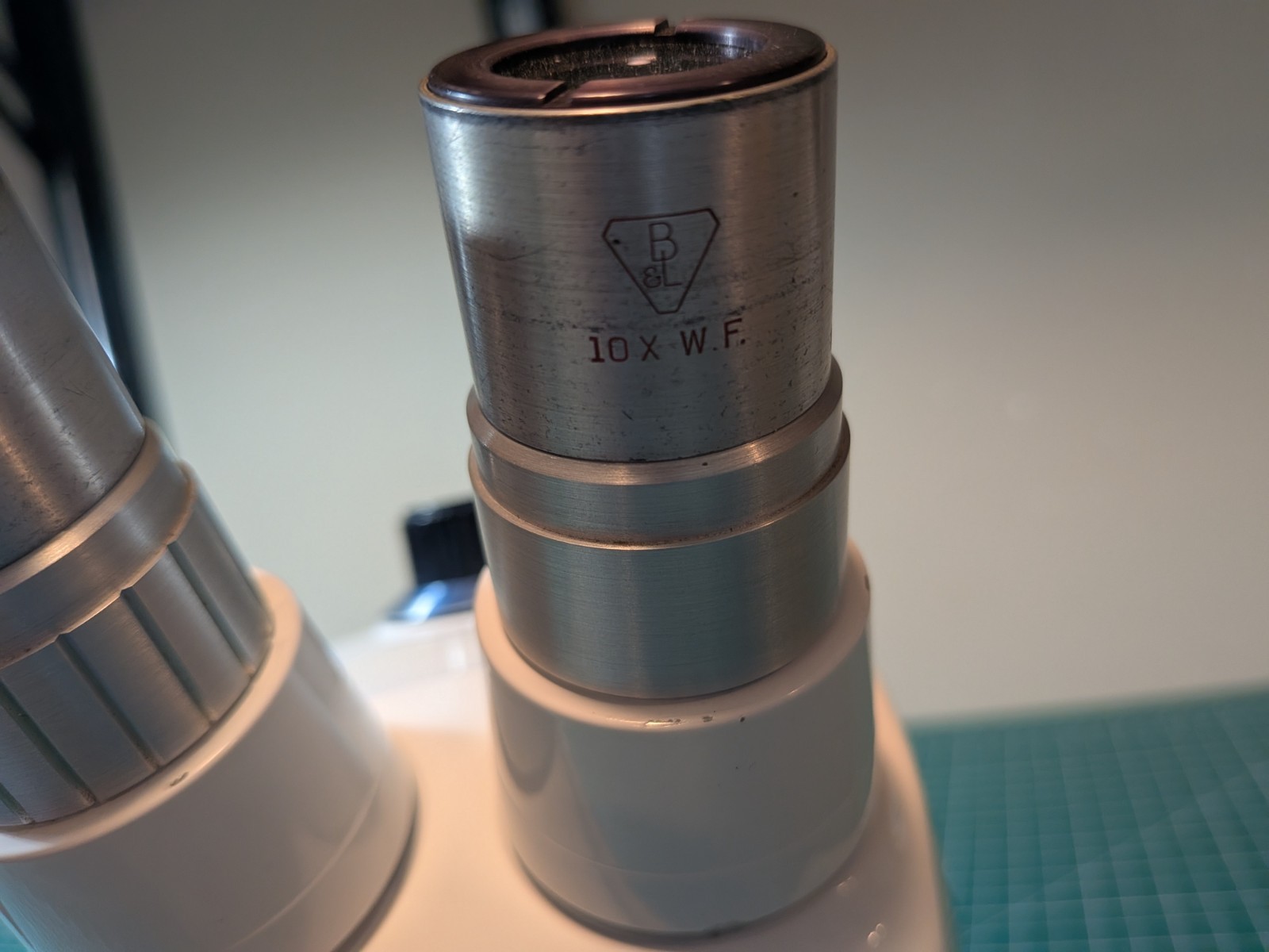 Bausch & Lomb StereoZoom 5 Microscope 0.8x-4.0x w/ 10X WF Eyepieces &Focus Mount