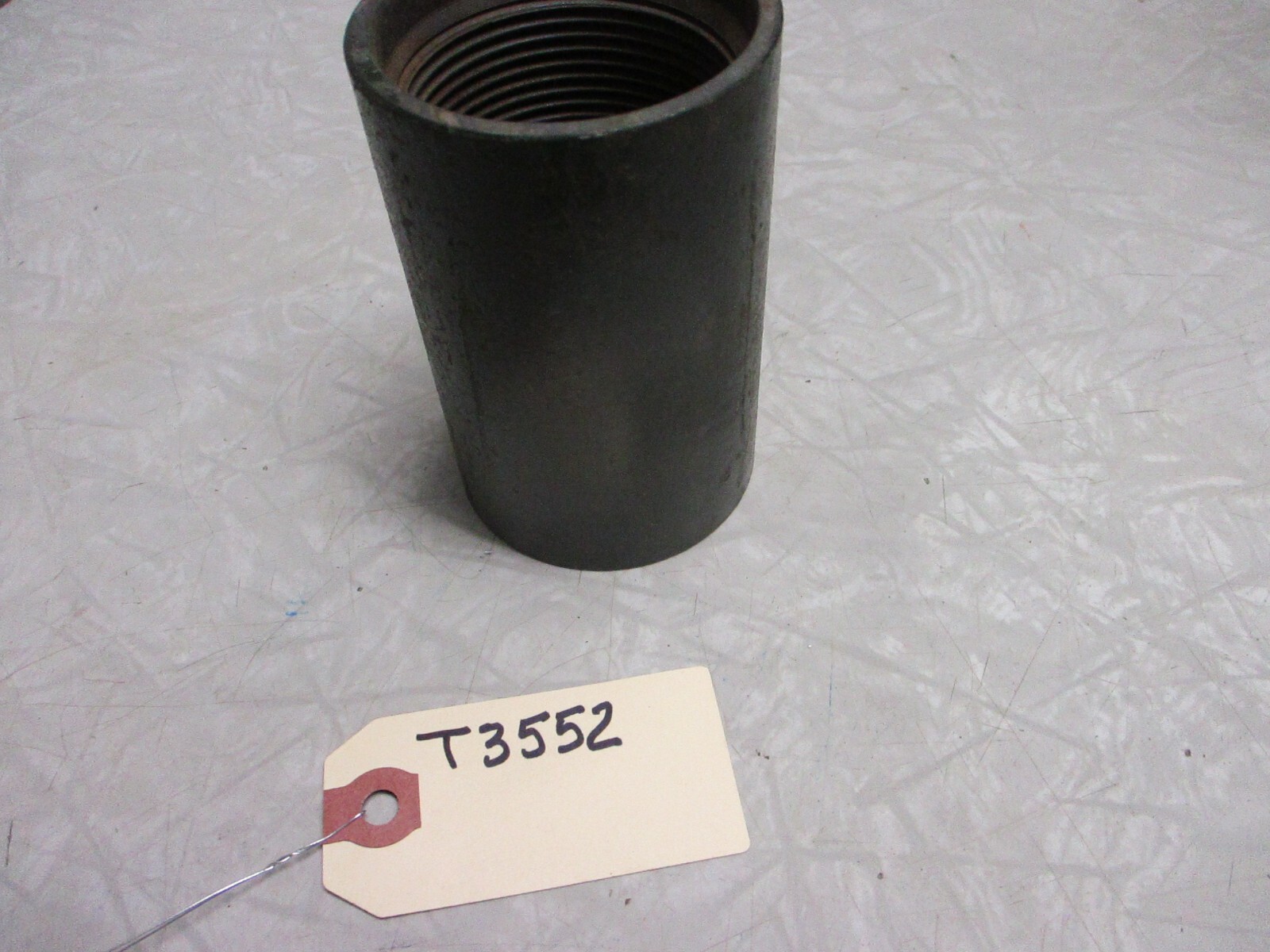 API 5CT EUE Black Tubing Coupling 1.90″ Casing OD Size (2.50″ Cplg OD) 10-Round