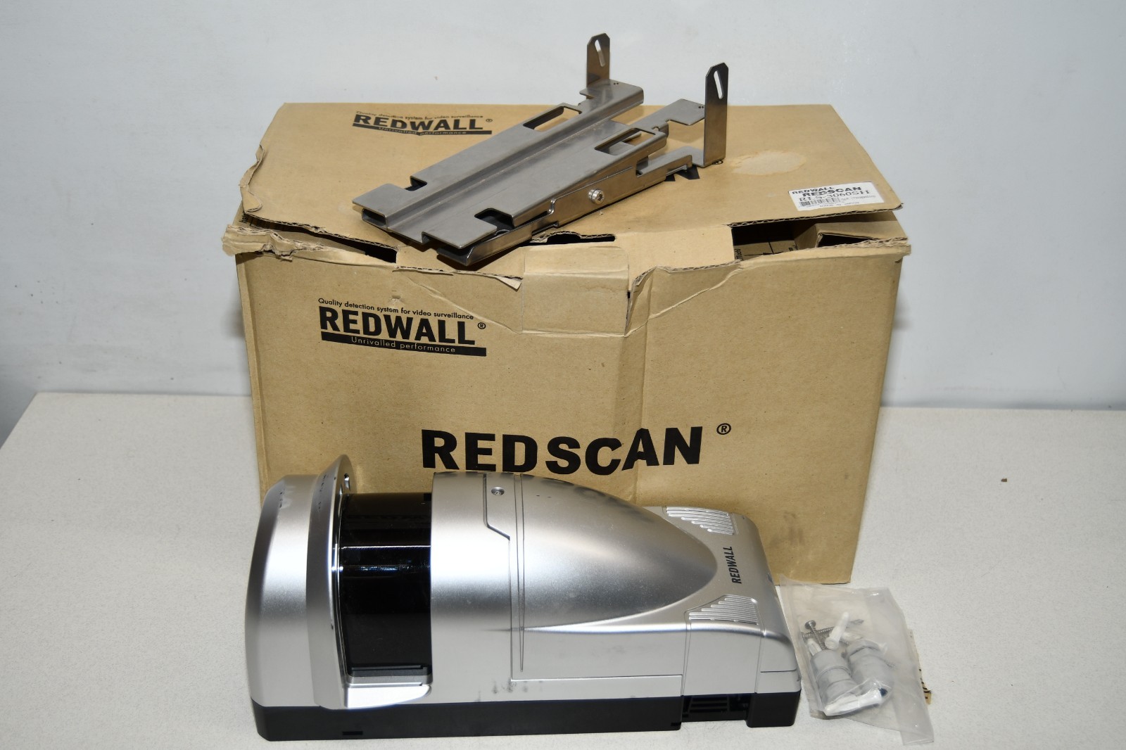 ^ Redwall RLS-3060SH Redscan Indoor / Outdoor Laser Scan Detector #X8170