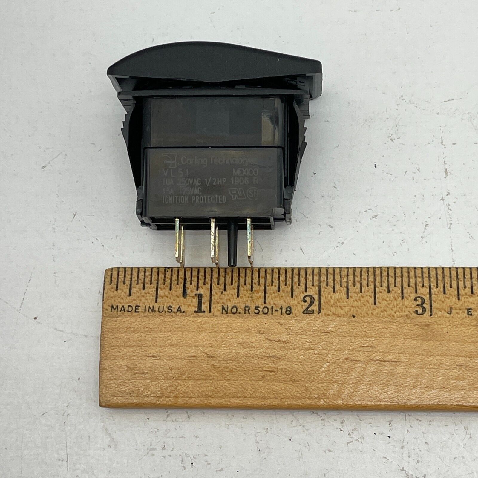 VL51 – Carling Technologies DPDT, (On)-Off-(On) Rocker Switch Panel Mount 10A