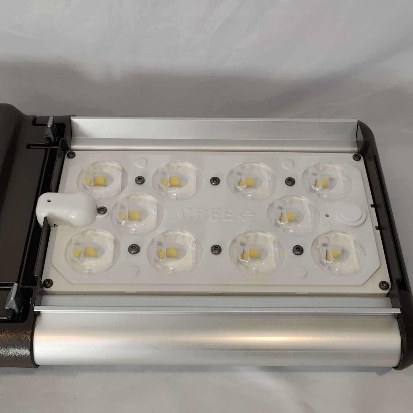 CREE LIGHTING OVERHEAD STREET LIGHT STR-LWY-3ME-HT-1-F-UL-BZ-A-57K 120-277V
