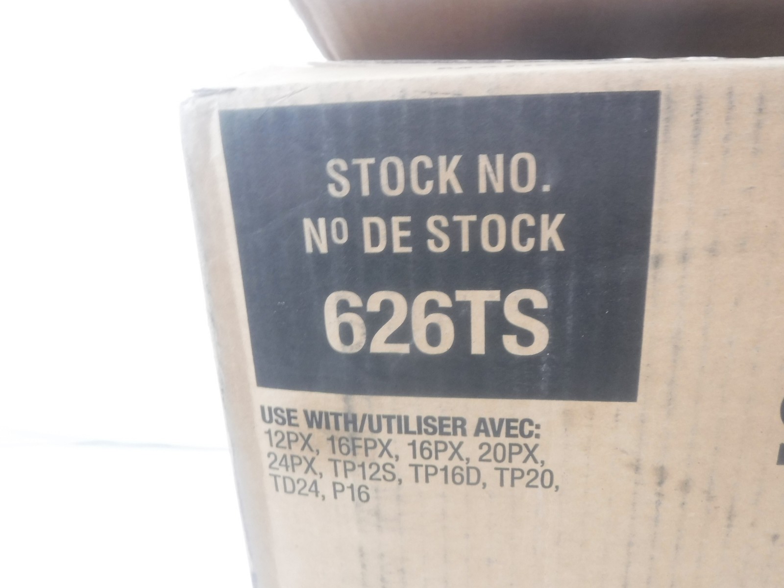 1000 Pack Dart Solo 12oz-26oz Clear Cold Cup Pet Straw Slot Lids 626TS