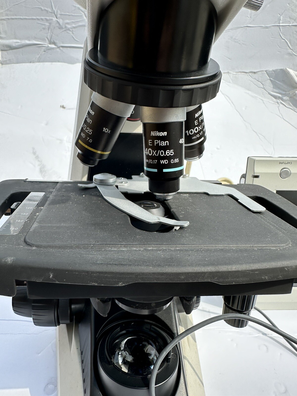 Nikon Eclipse E200 Trinocular Microscope With Camera And Monitor 4X 10X/40X/100X