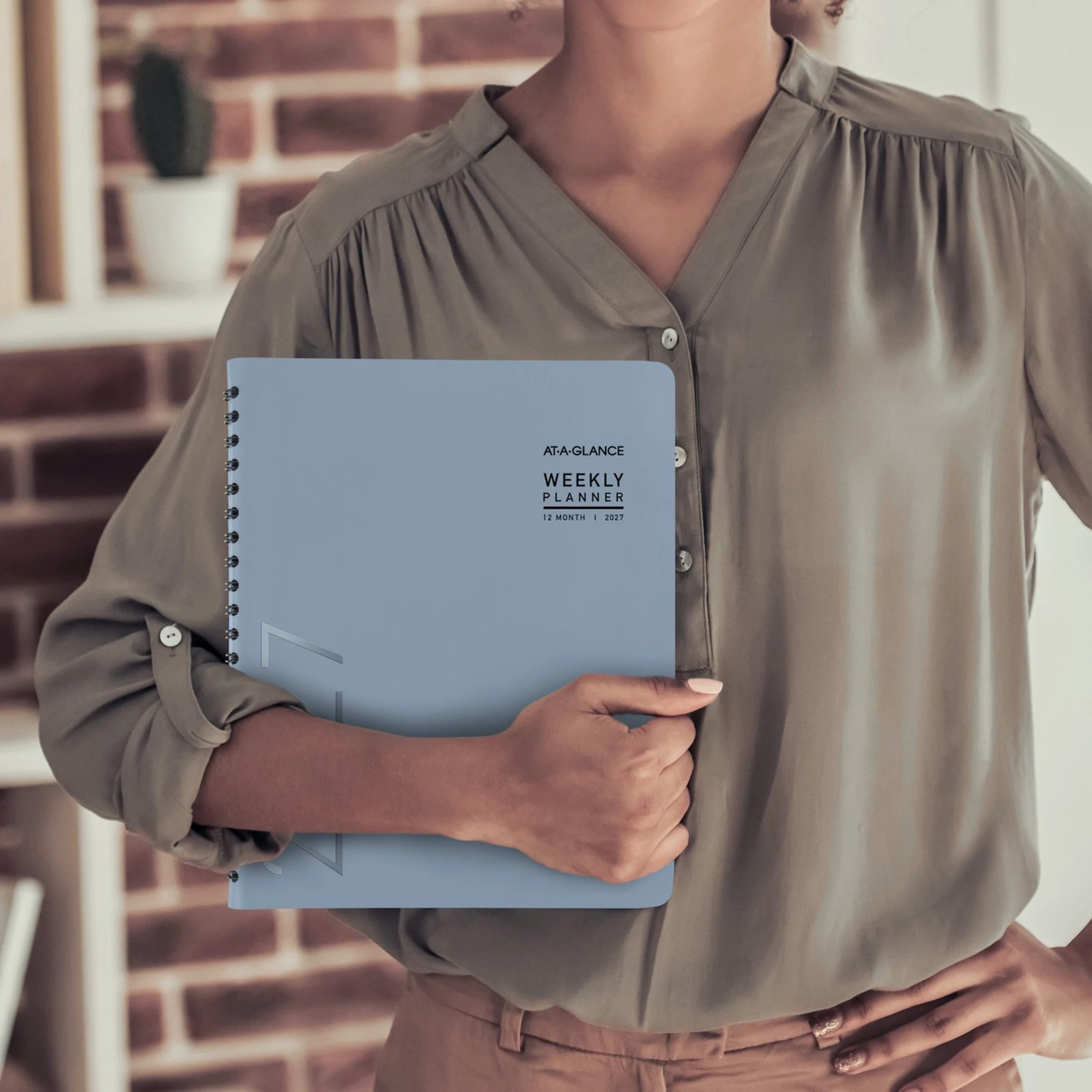 AT-A-GLANCE Contemporary 2027 Weekly Monthly Planner, Drizzle