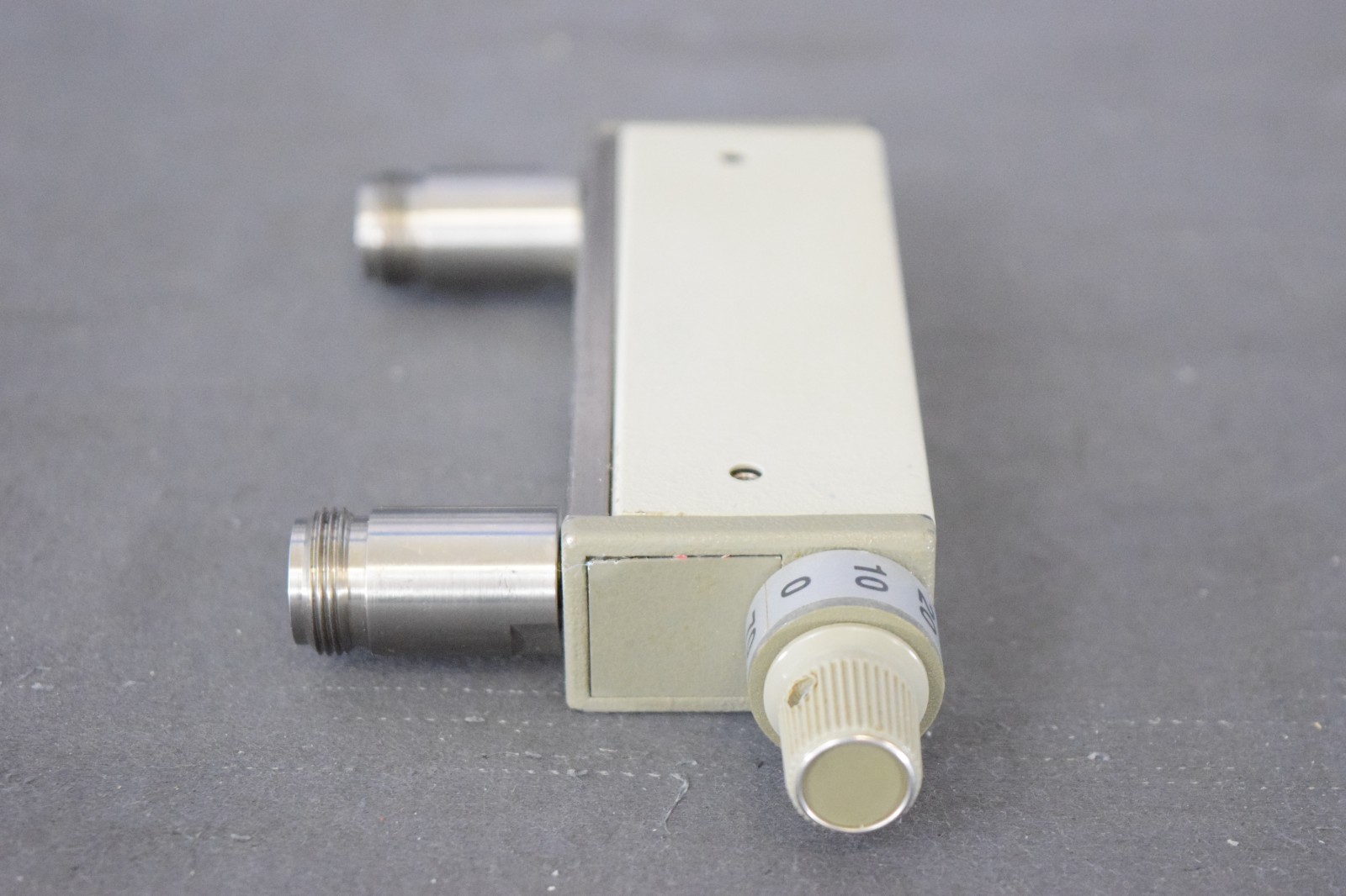 HP 8495B /001 Manual Step Attenuator, DC to 18 GHz; 0 to 70 dB; 10 dB steps