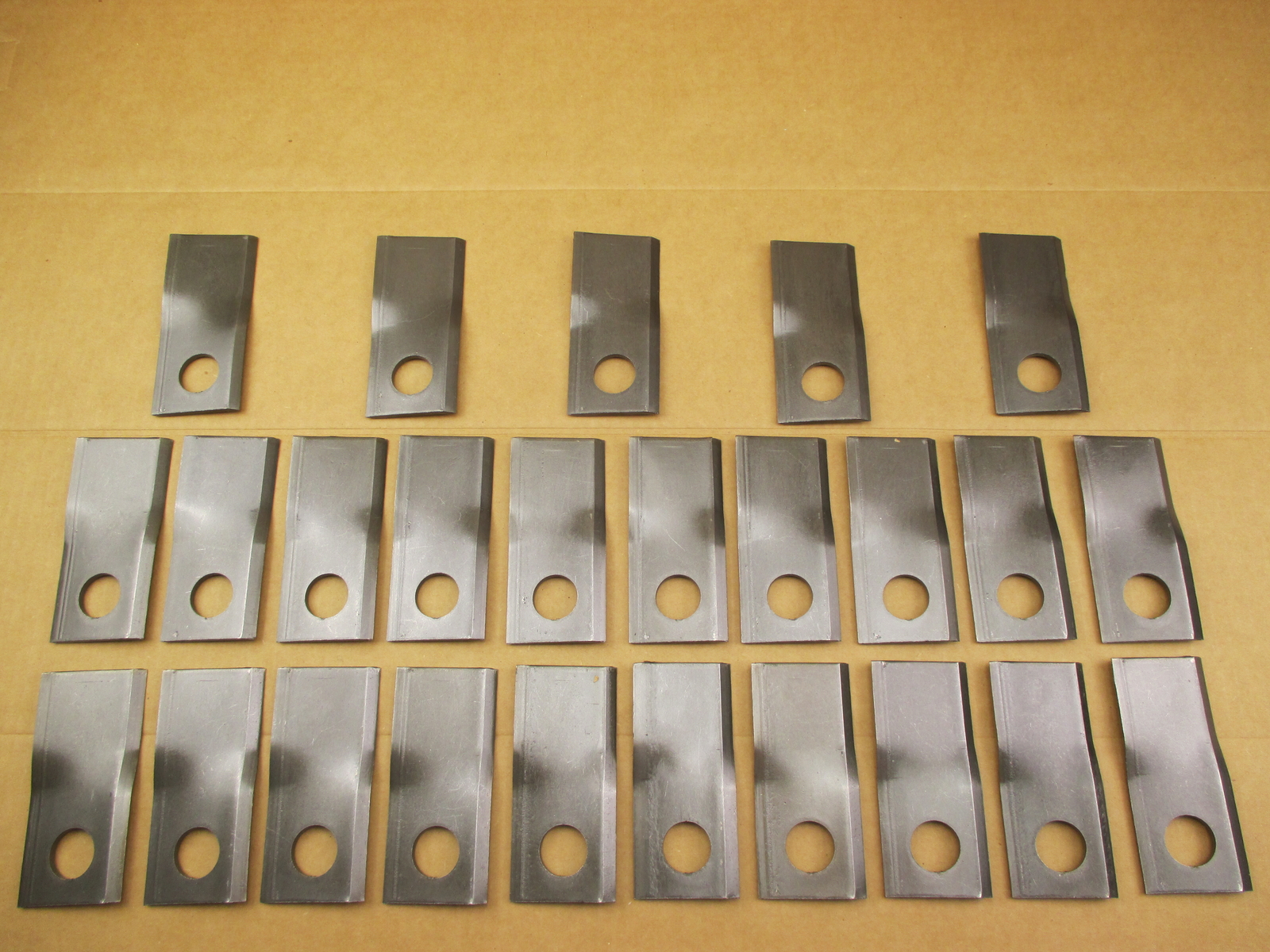 25 DISC MOWER BLADES RH FOR CASE DC92F CONDITIONER DCX101 DCX131 DCX131F DCX161