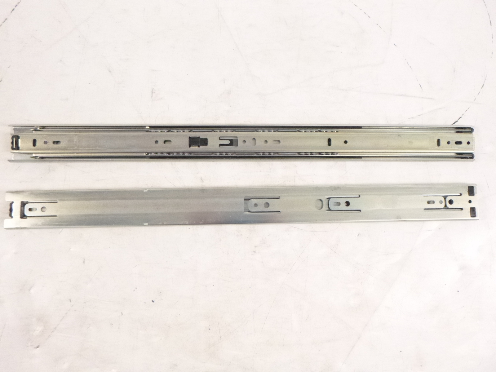 2 Pack Knape & Vogt KV-840022 22″ Full Extension Drawer Slides SEE DESC