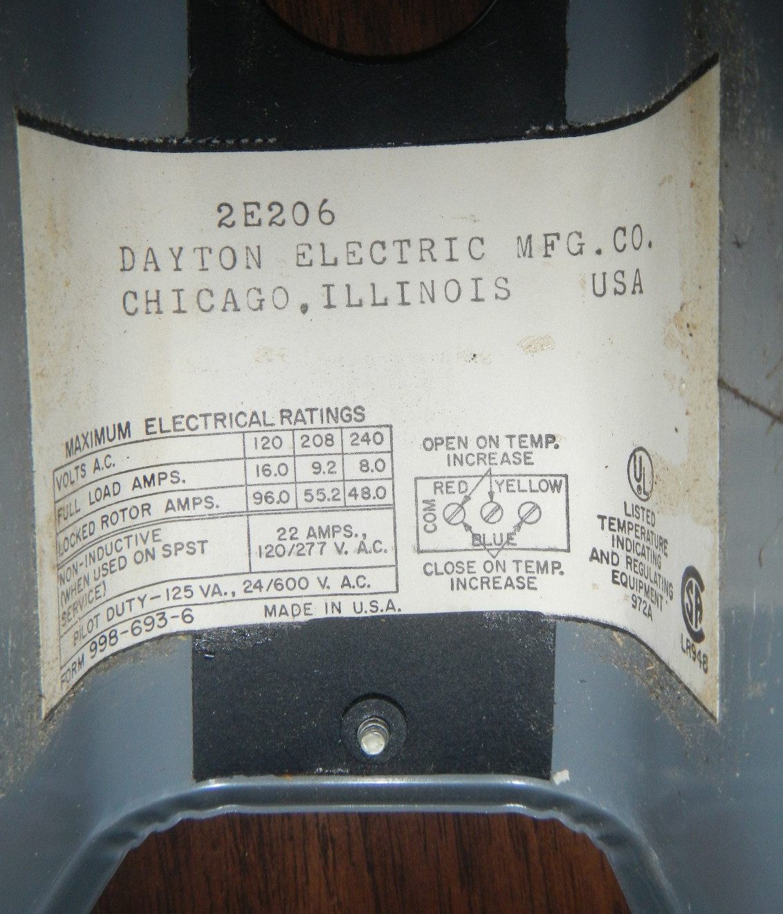 Dayton 2E206 Line Voltage Thermostat Control 120/240VAC NOS TESTED