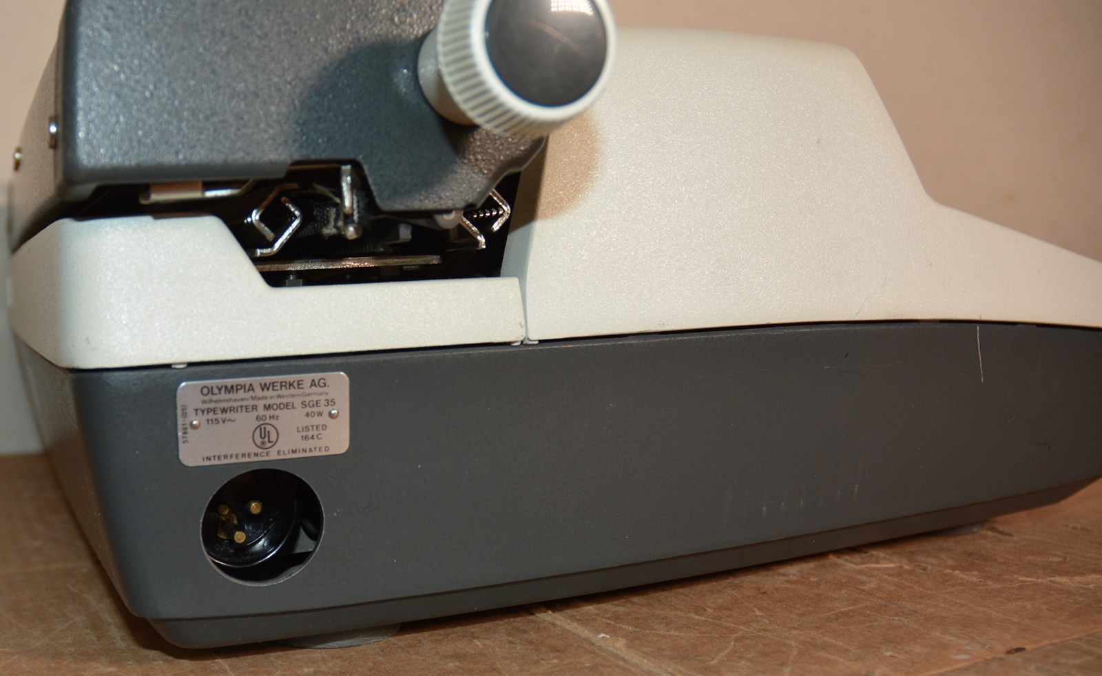 Olympia SGE 35 Typewriter Working with Dust Cover International