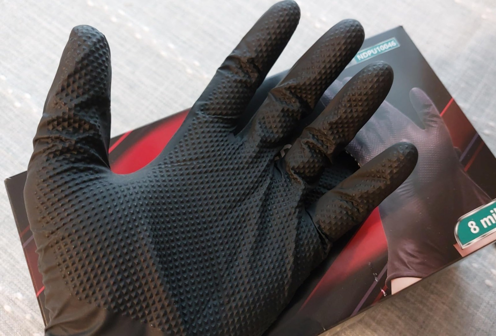 8-mil Heavy Duty Black Industrial Nitrile Gloves With Raised Diamond Texture