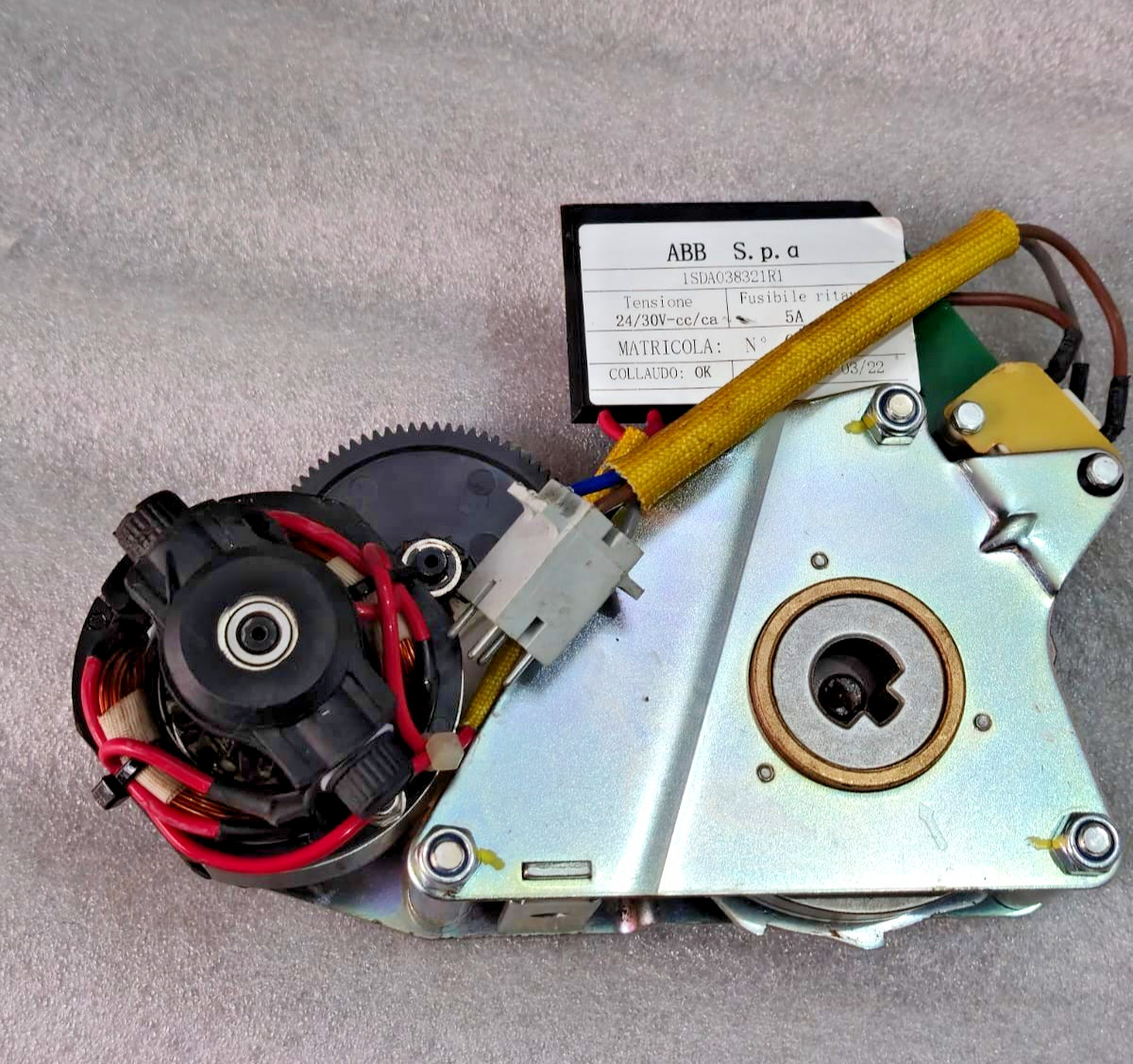 ABB SACE S.P.A 1SDA038321R1 24/30V GEARED MOTOR DEVICE FREE FAST SHIPPING FRDEX