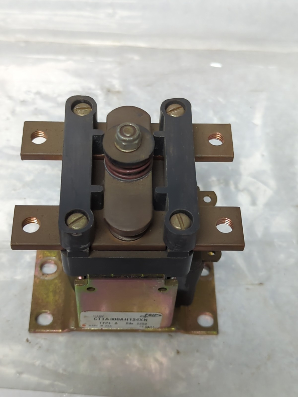 FSIP/GE,CTTA300AH124XN,TYPE A CONTACTOR 24 VOLT 225 AMP PRE-OWNED