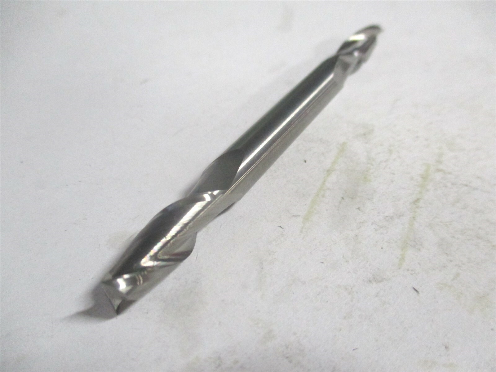 (E599924311) 1/4″ x 5/8″ x 1/4″ x 3″ OAL Solid Carbide 2 Flute Square End Mill