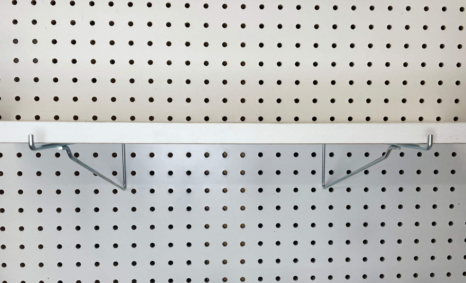 (8 Pack) Metal 8 Inch Shelf Bracket Garage Peg Hanger for 1/8″ & 1/4″ Pegboard