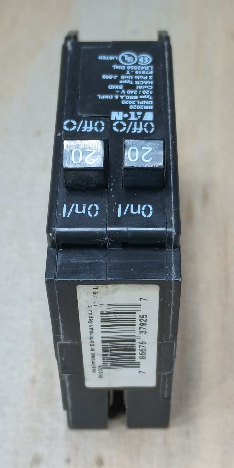 Eaton BR2020 Tandem Breaker