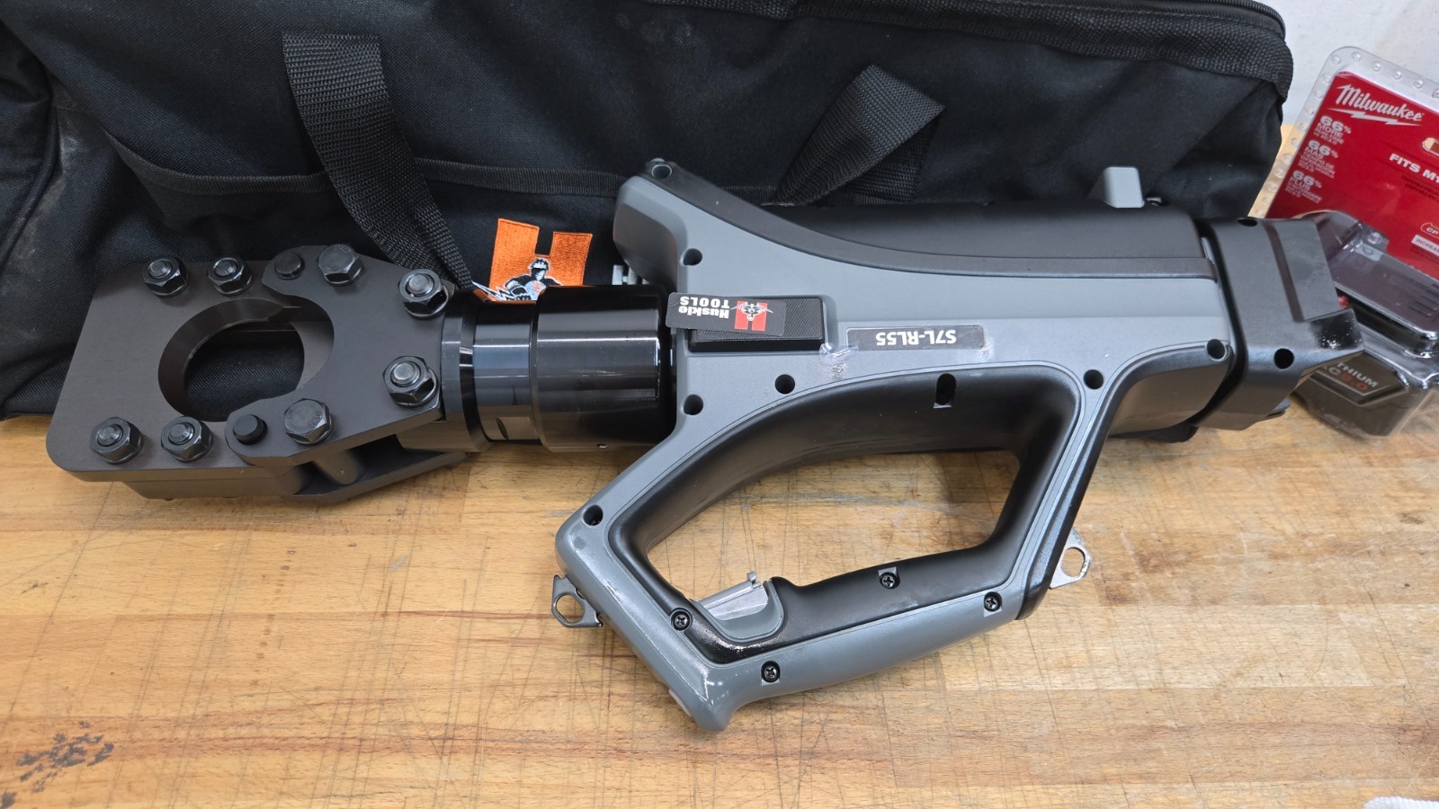 Huskie Tools S7L-RL55, 13 Ton Battery Powered Guillotine Cable Cutter Tool Kit