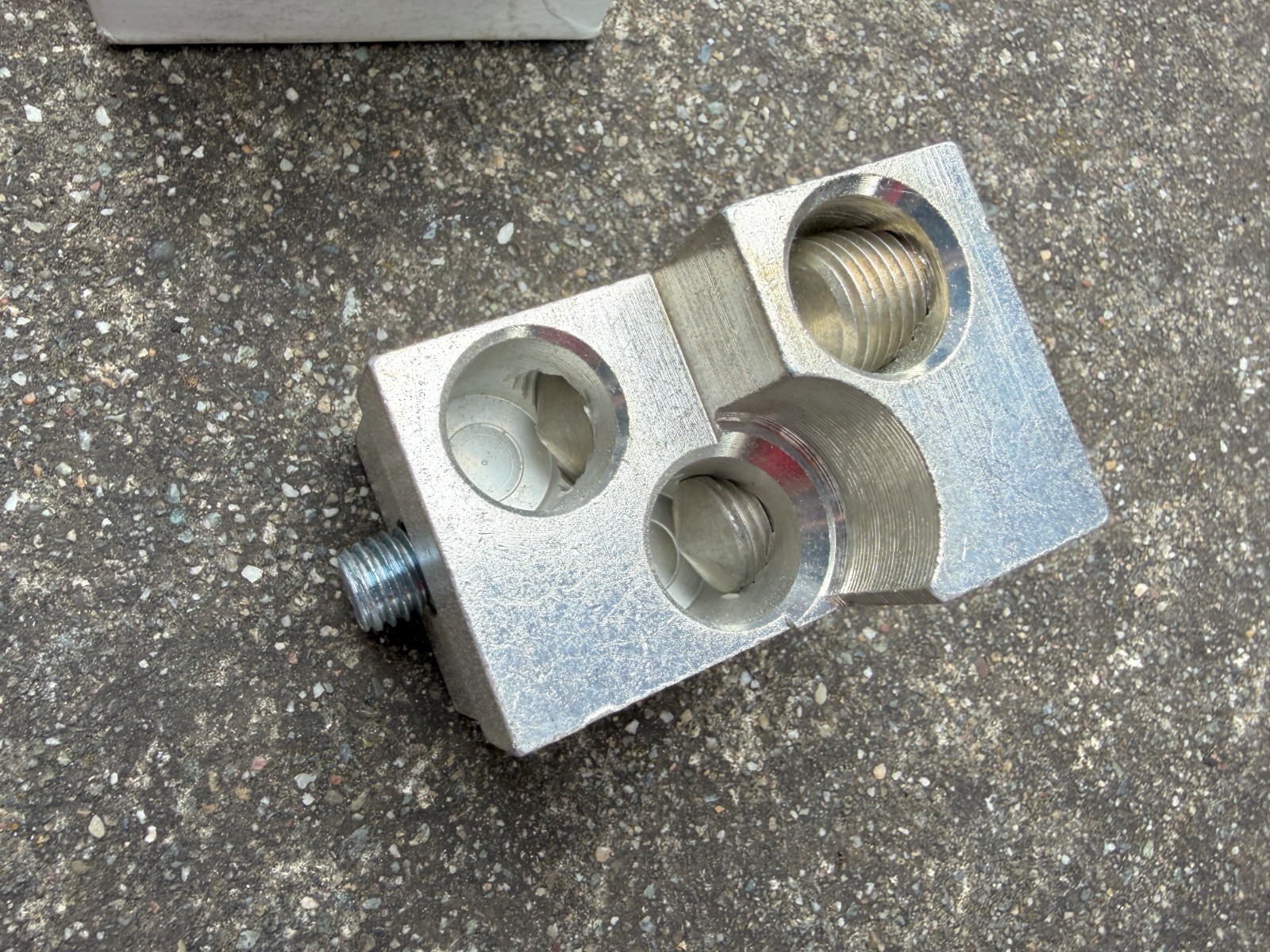 Cutler Hammer ILSCO TA800MA2 Lug 500-750 MCM AL/CU 800A Breaker Terminal -NEW-