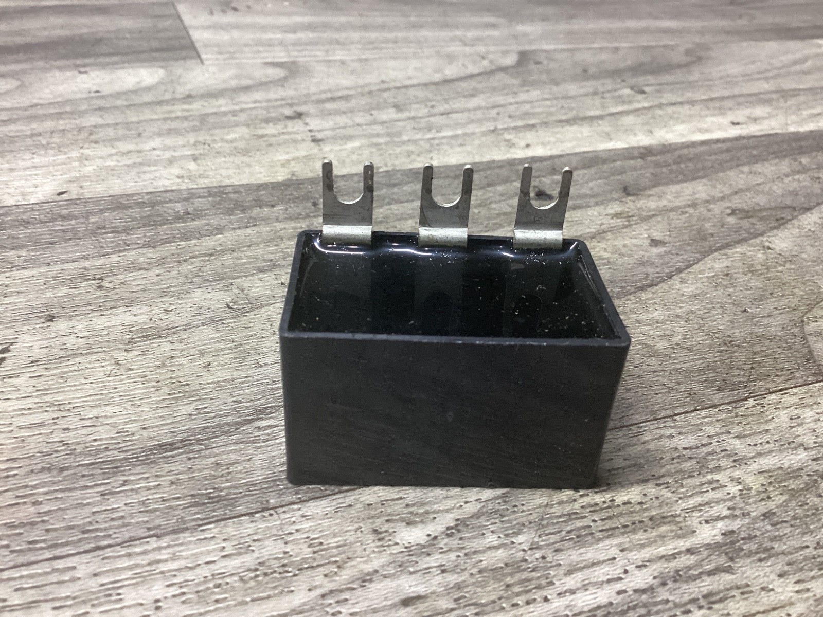 OKAYA SK08D2E-04747 SURGE ABSORBER 250V 50/60HZ #108N49