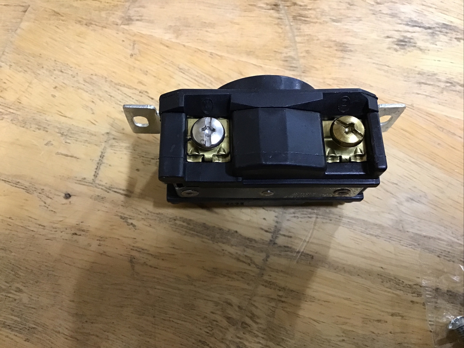 Arrow Hart Locking Receptacle Outlet L21-20R 20A 120/208V 3ØY AHL2120R. NOS