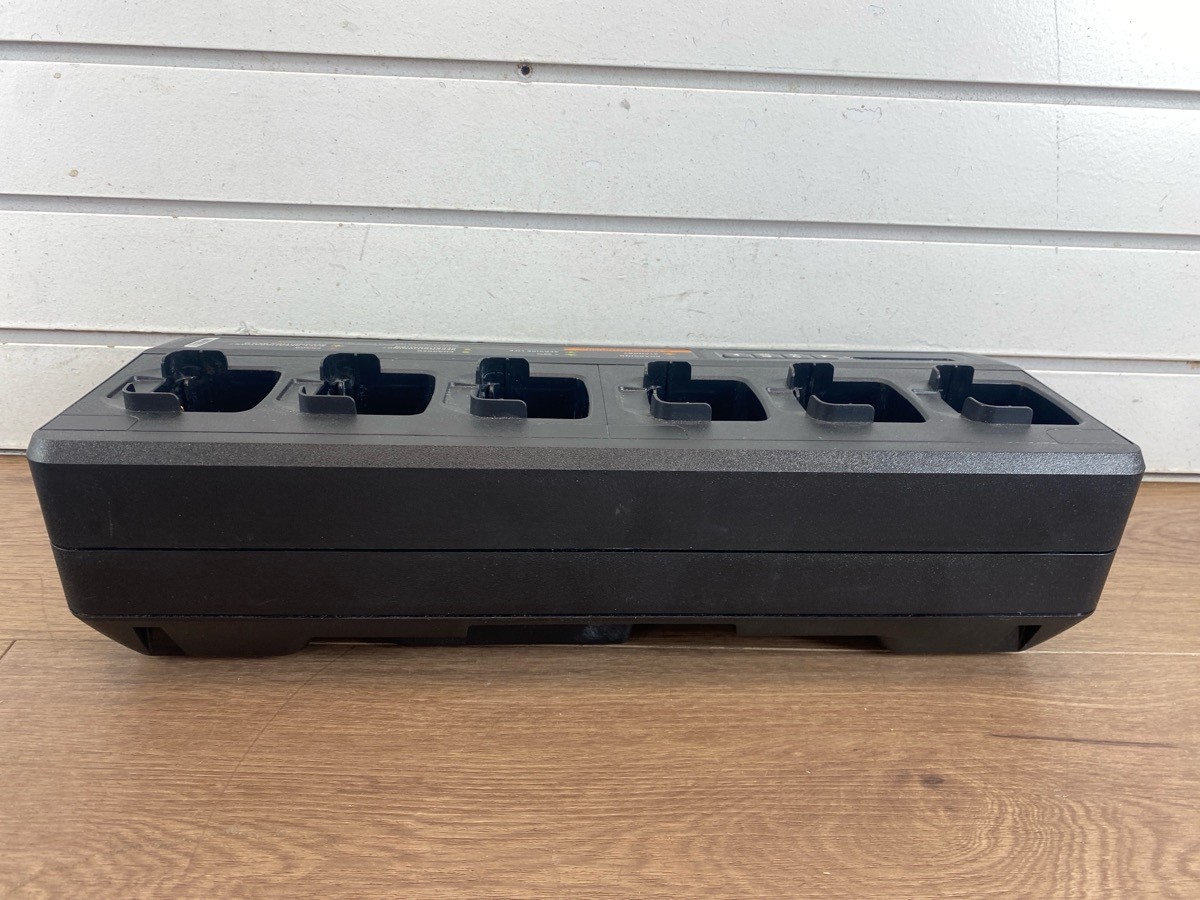 MOTOROLA IMPRES 2 RADIO 6 BANK CHARGING STATION PMPN4283A (WCP038499)
