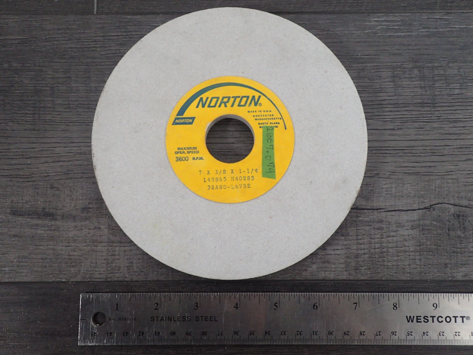 Norton Monocrystalline Aluminum Oxide Grinding Wheel 7″ Dia 3/8″ Thick 1-1/4″ Ar