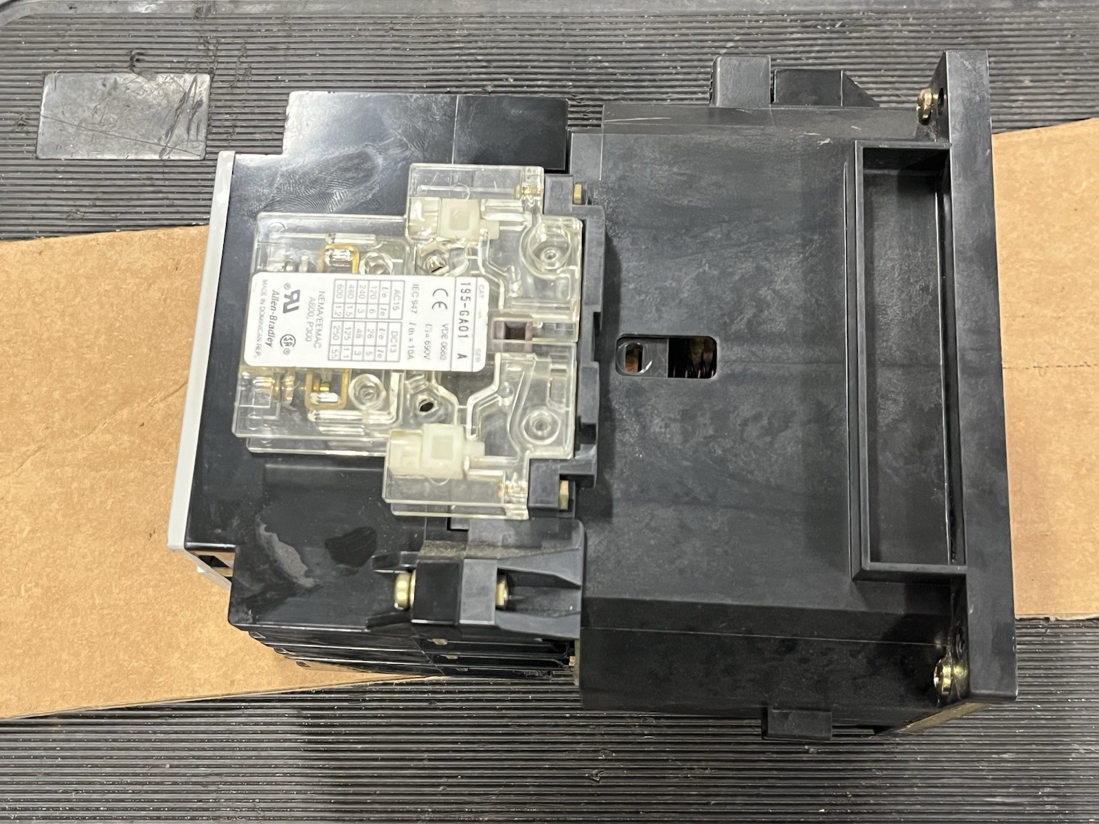 Allen-Bradley 100-A60NZ*3 Contactor Series B 3 Pole 60A 600VAC Max + 100-GA01