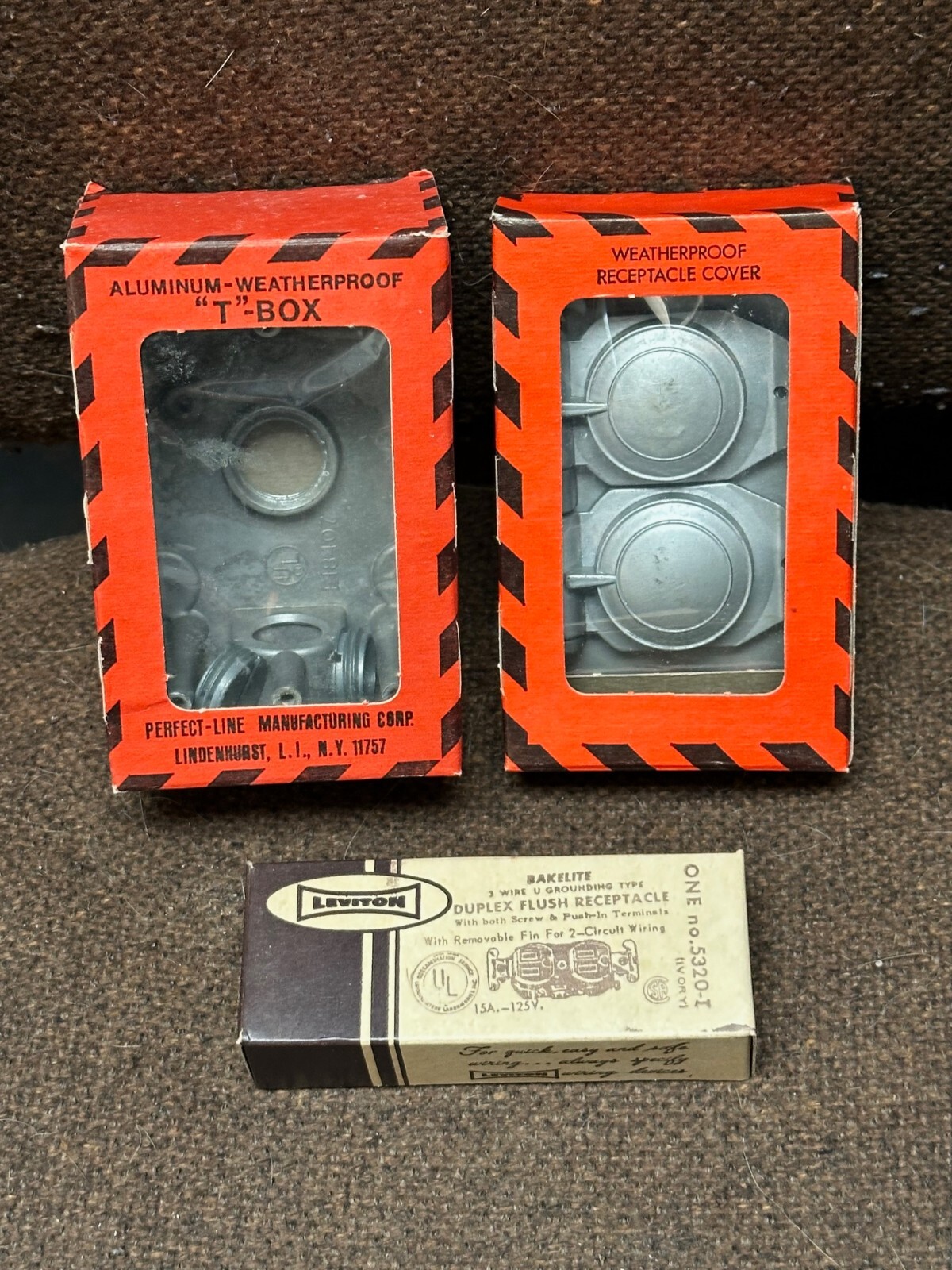 2.75 x 4.5 x 2 OUTDOOR Weatherproof Receptacle T BOX Aluminum & Cover T11 WR81C