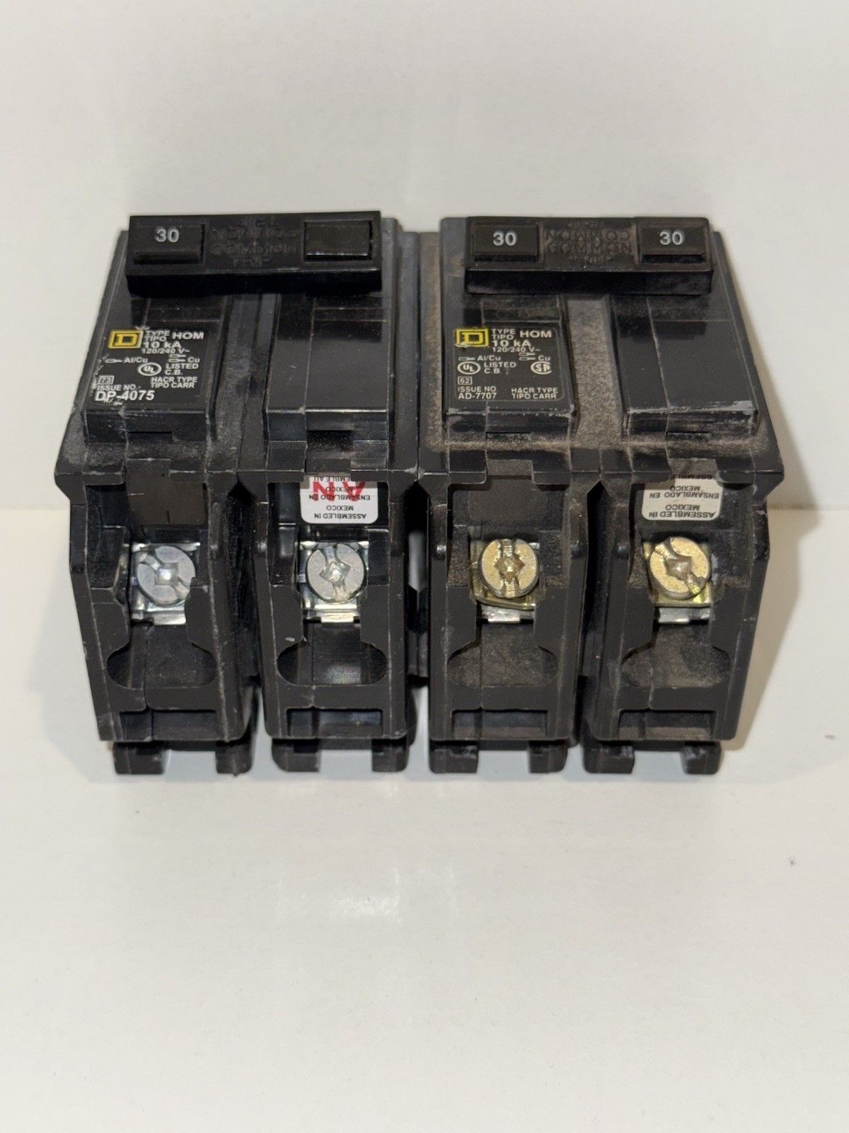 Square D HOM230 Circuit Breaker Lot Of 2 *USED*