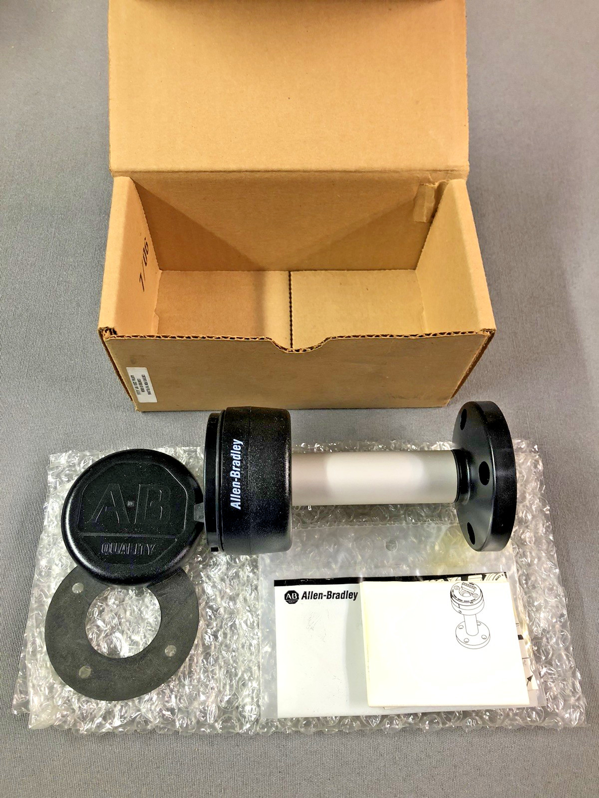 (1) Allen-Bradley 855T-BPM10C Base Mount Pole & Cap – For 855T Stack Lights