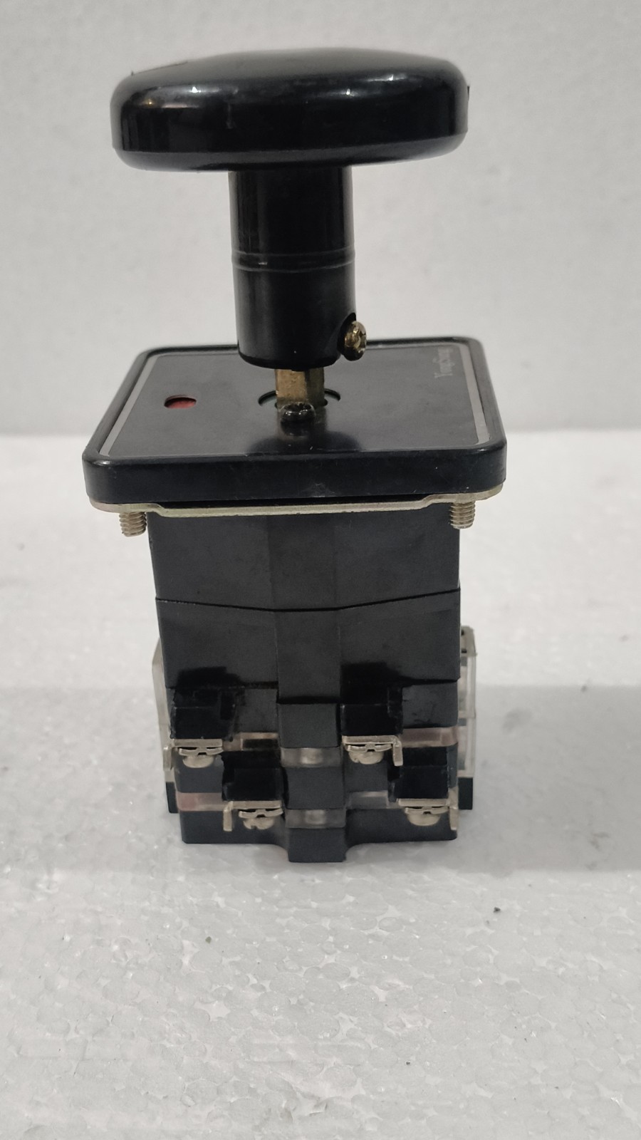 YongSung C3205 Cam Switch Handle Rating Ac 220v 10A max 600v NEW c3205