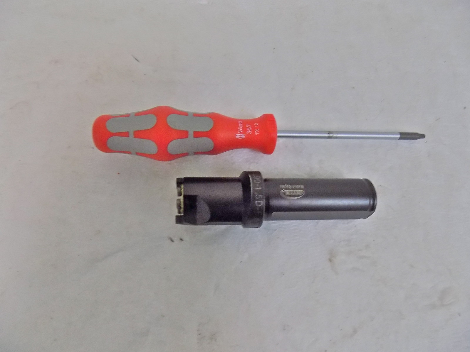 Hertel Cut Off Toolholder 20mm DOC LH 3/4" Shank Ht & W 3.5" OAL 2