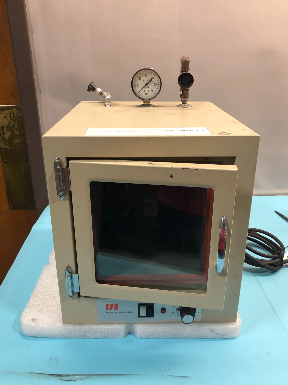 Napco Model 5831 Vacuum Oven, 120V, 60Hz, 1PH, 550W. 4.6A, 190962