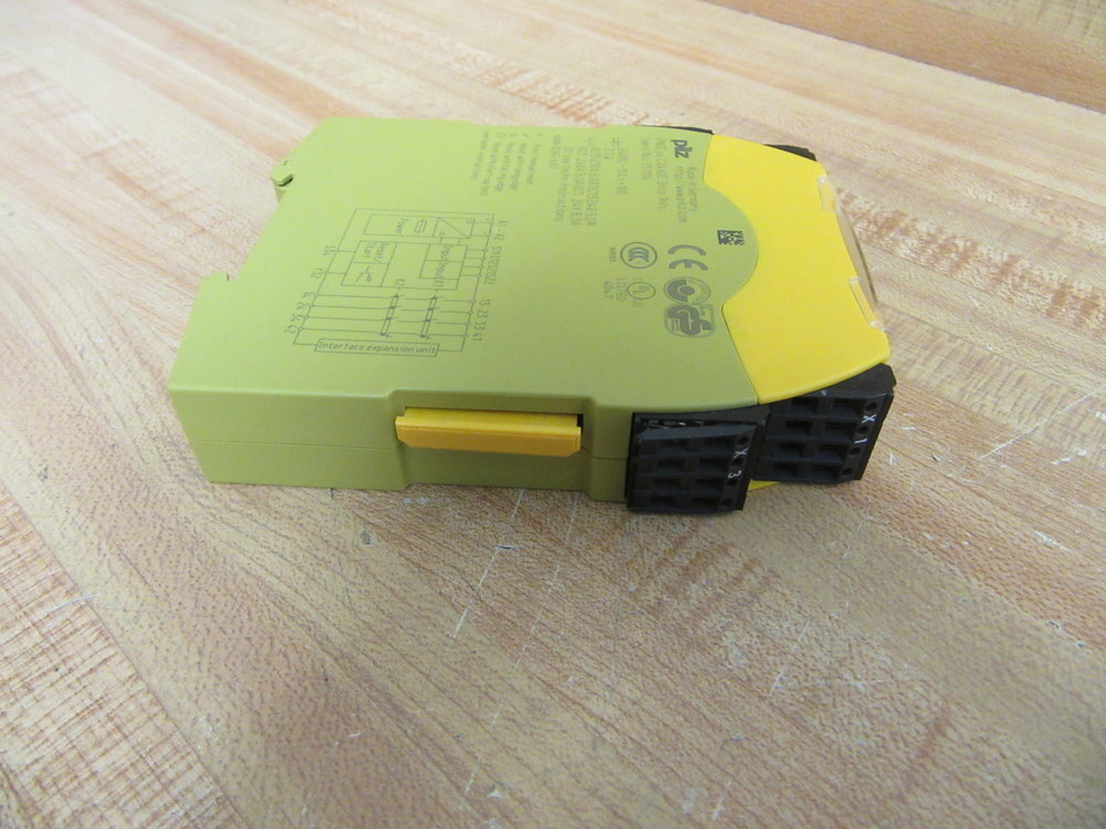 Pilz PNOZ s4 C 24VDC 3n/o 1n/o Safety Relay 751104